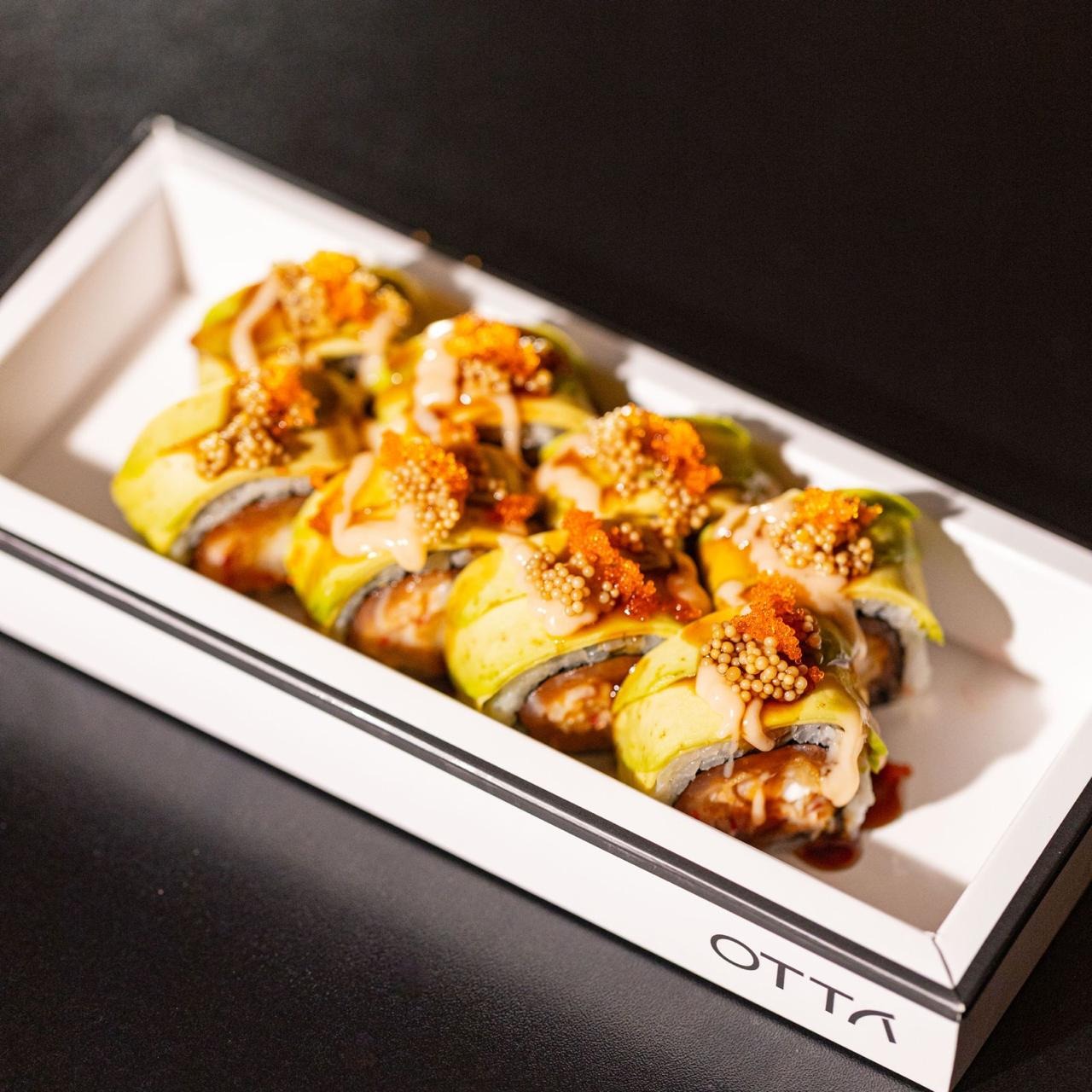 Uramaki Avocado spicy 