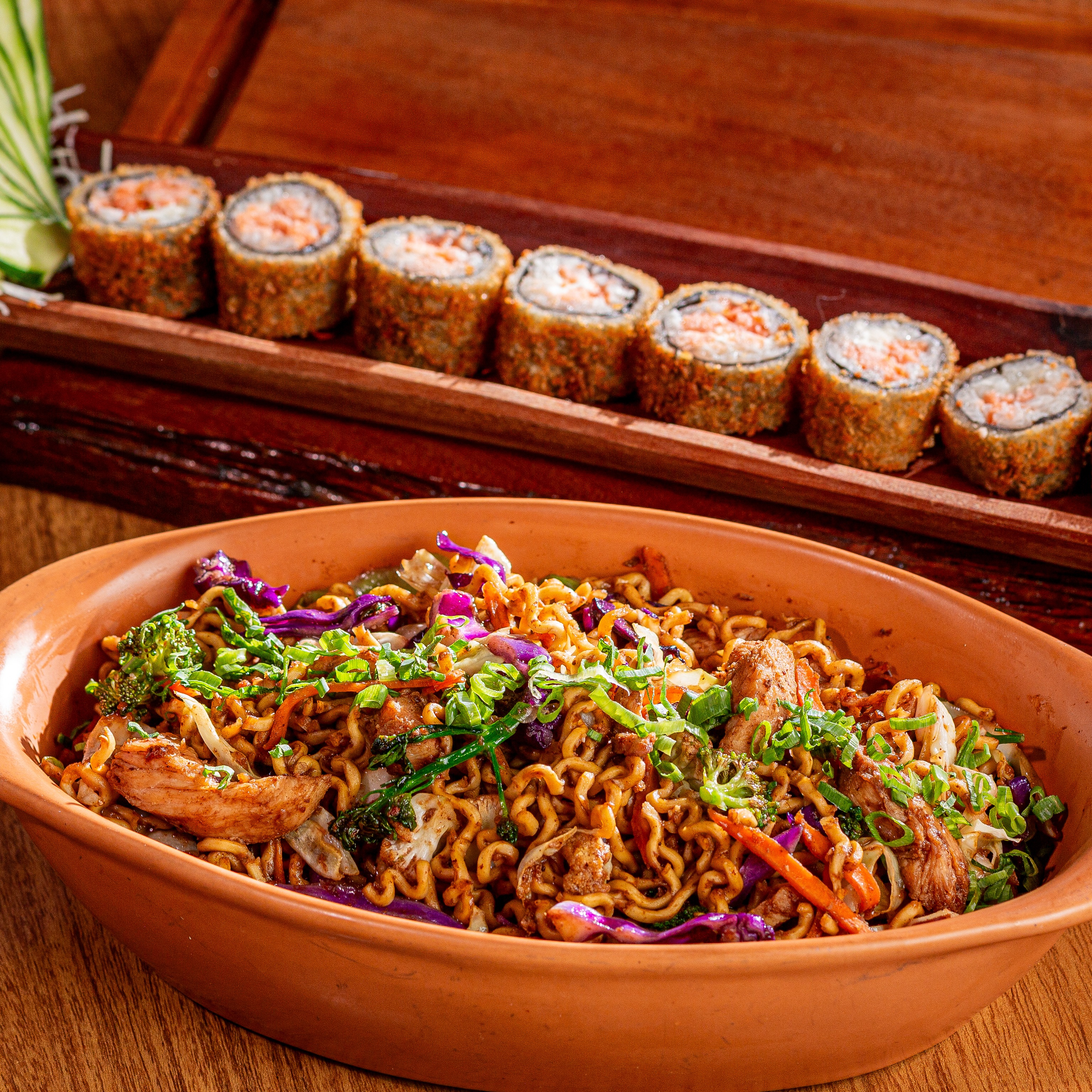 YAKISOBA FRANGO IND + HOT