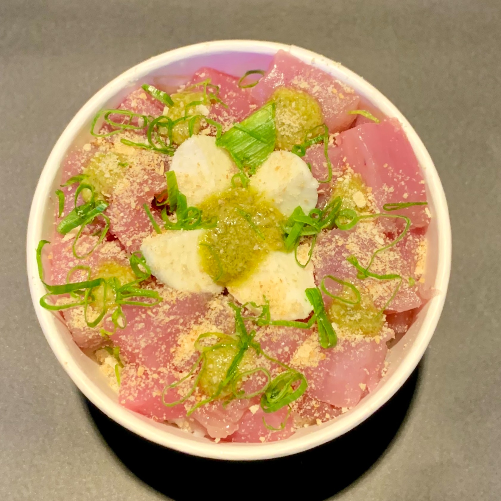 Poke tuna burata