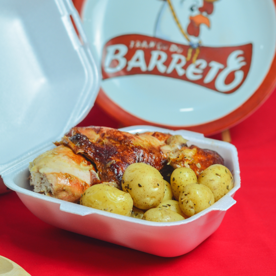 Meio Frango com Batata ou Aipim Cozido