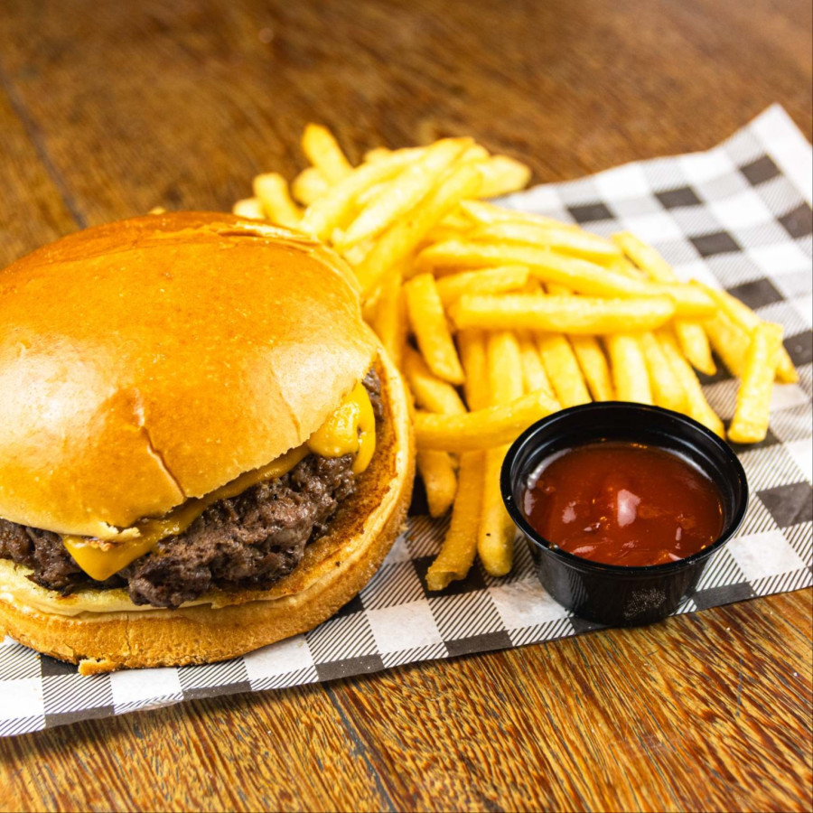Combo Smash Burguer com fritas + Pilsen Cósmica 500ml