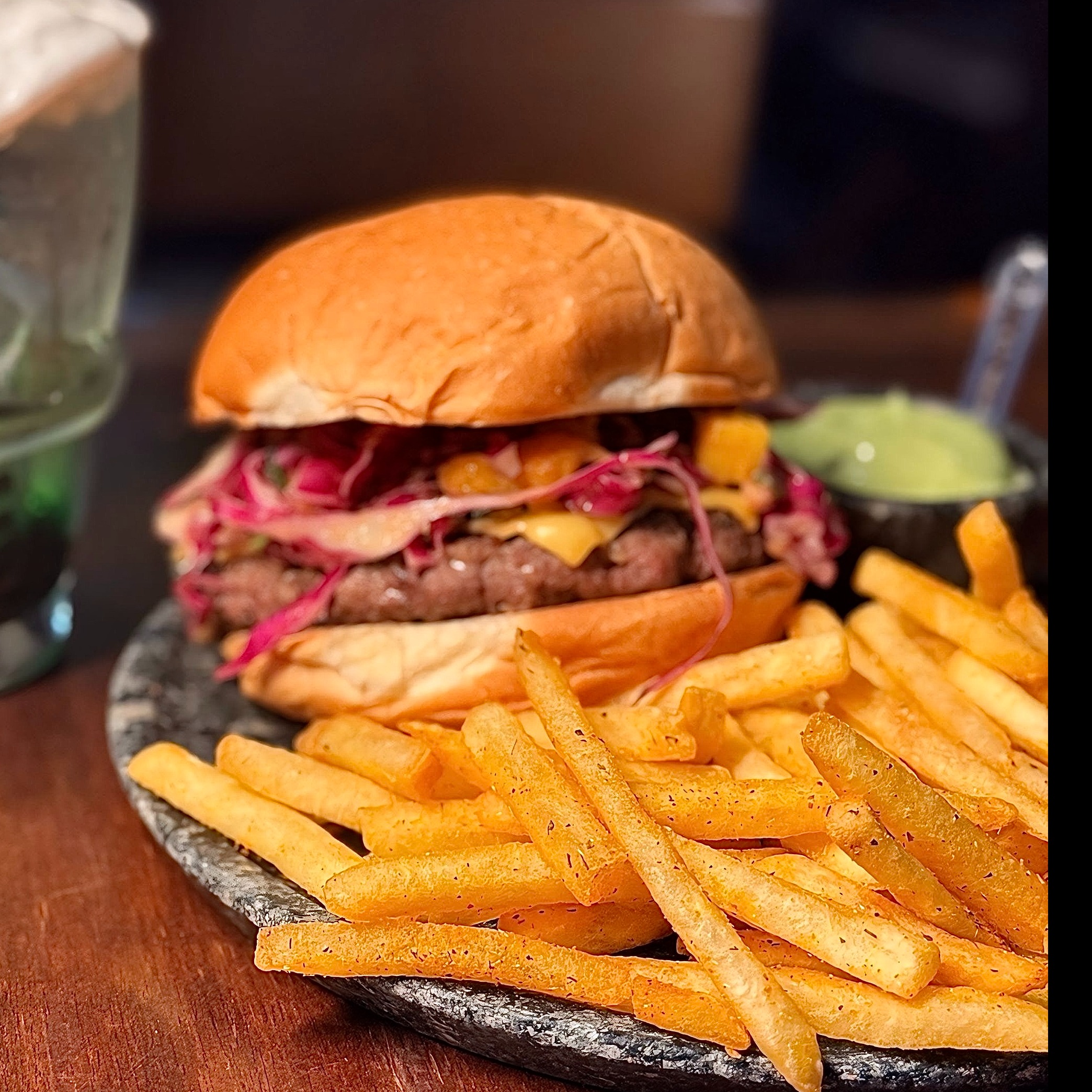 Burguês de Janeiro + Fritas + Refri