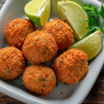 BOLINHA DE BACALHAU