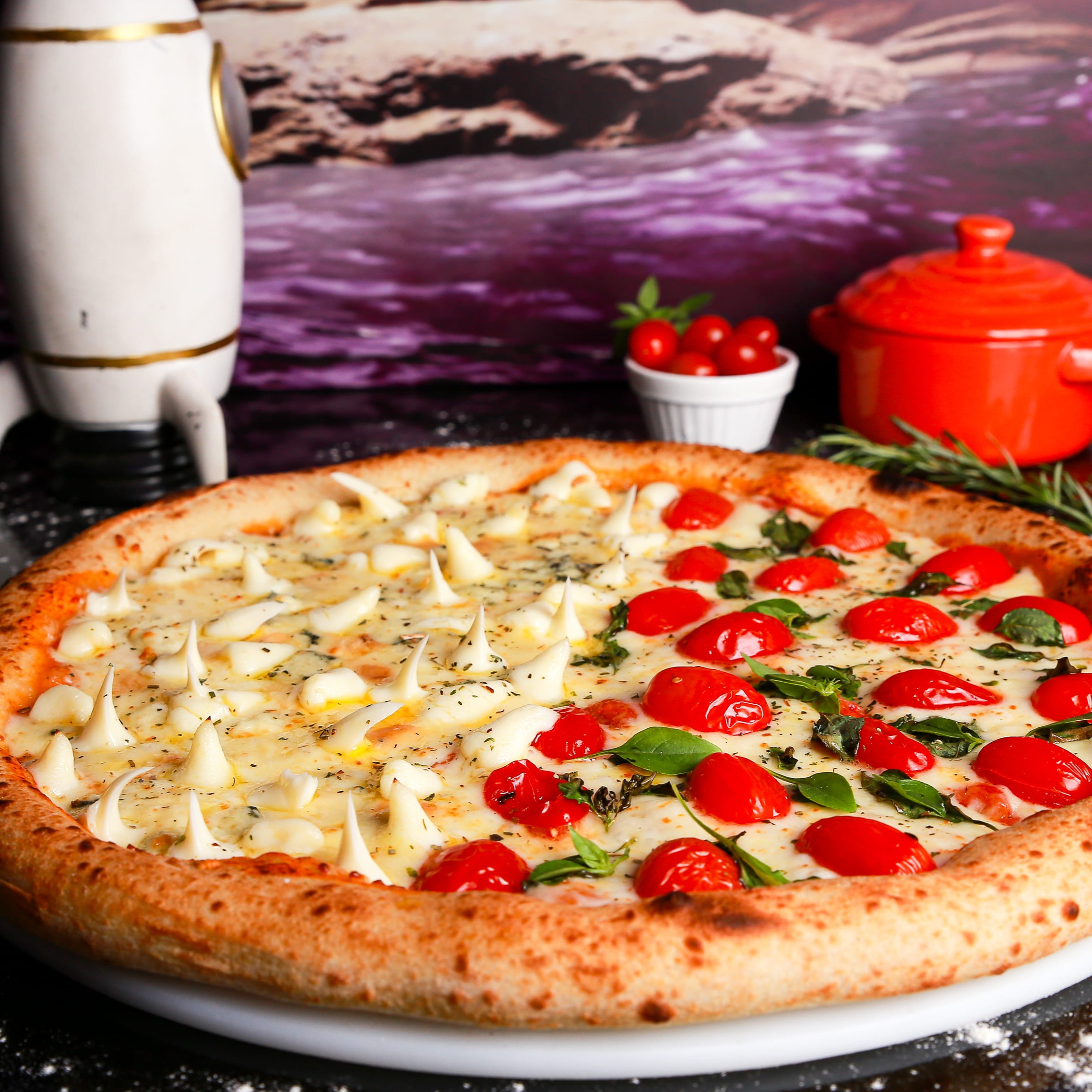 1/2 Quatro queijos 1/2 Marguerita (Familia)