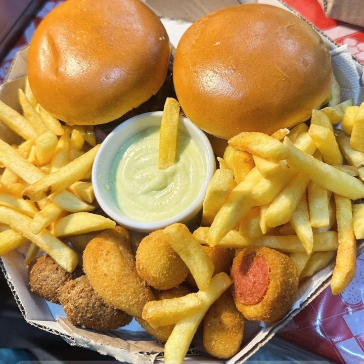 COMBO CASAL ( ARTESANAL ALEGRIA + SALGADINHO + BATATA)