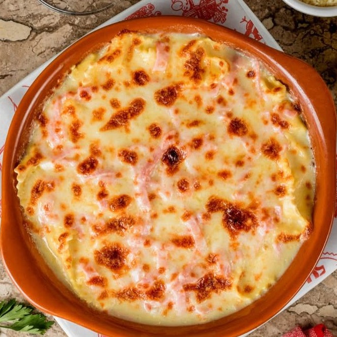 Fettuccini ao forno / Mousse de Chocolate / Refrigerante 350ml