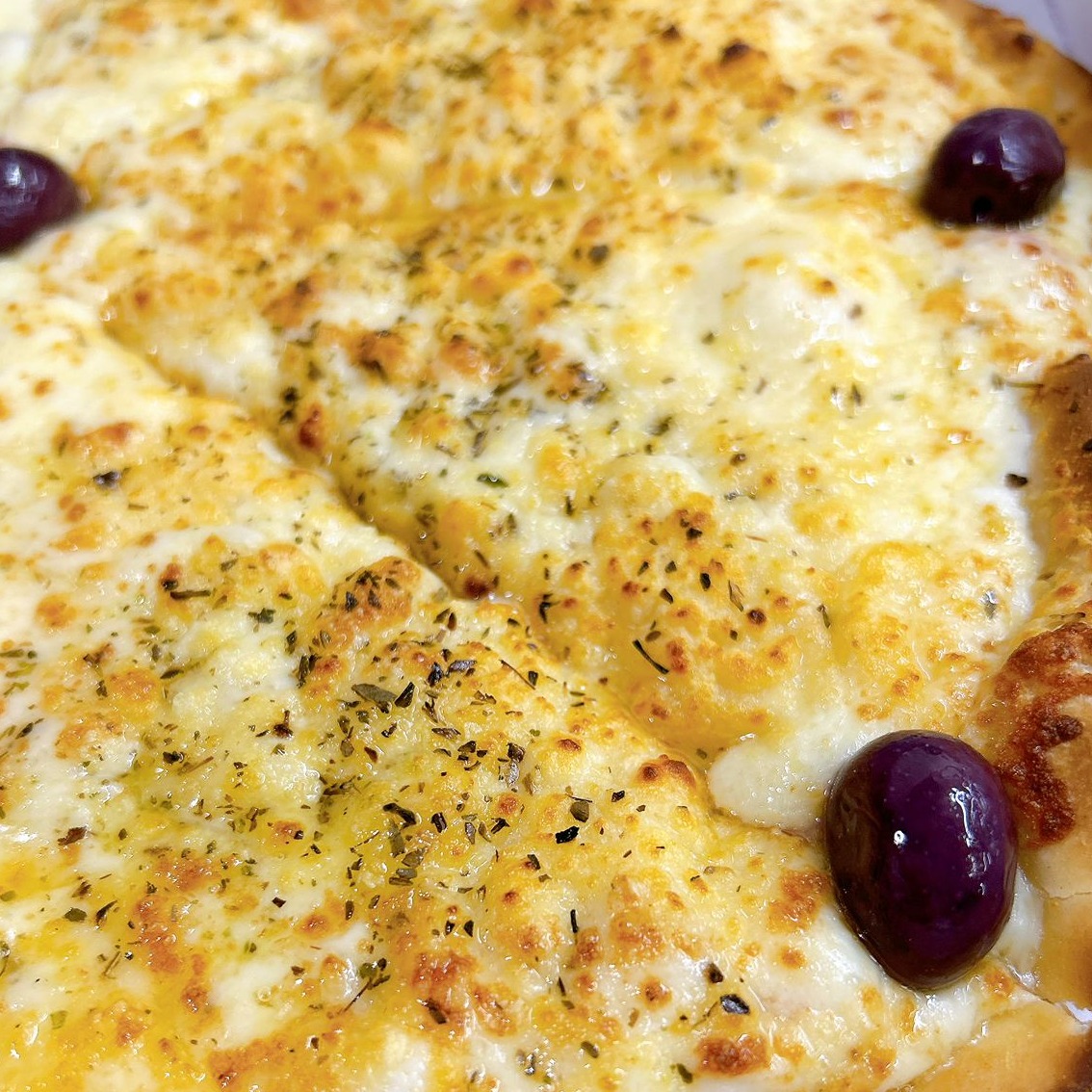 Combo: Pizza Grande + Refri 2L