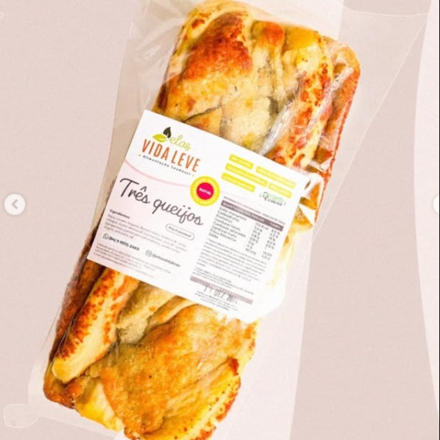 Pão com Três Queijos
