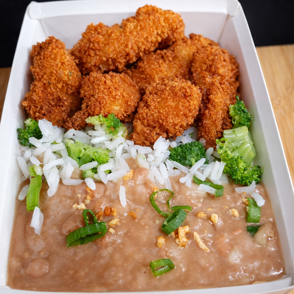 Tiras de frango à milanesa, arroz com brócolis e feijão /CONGELADO
