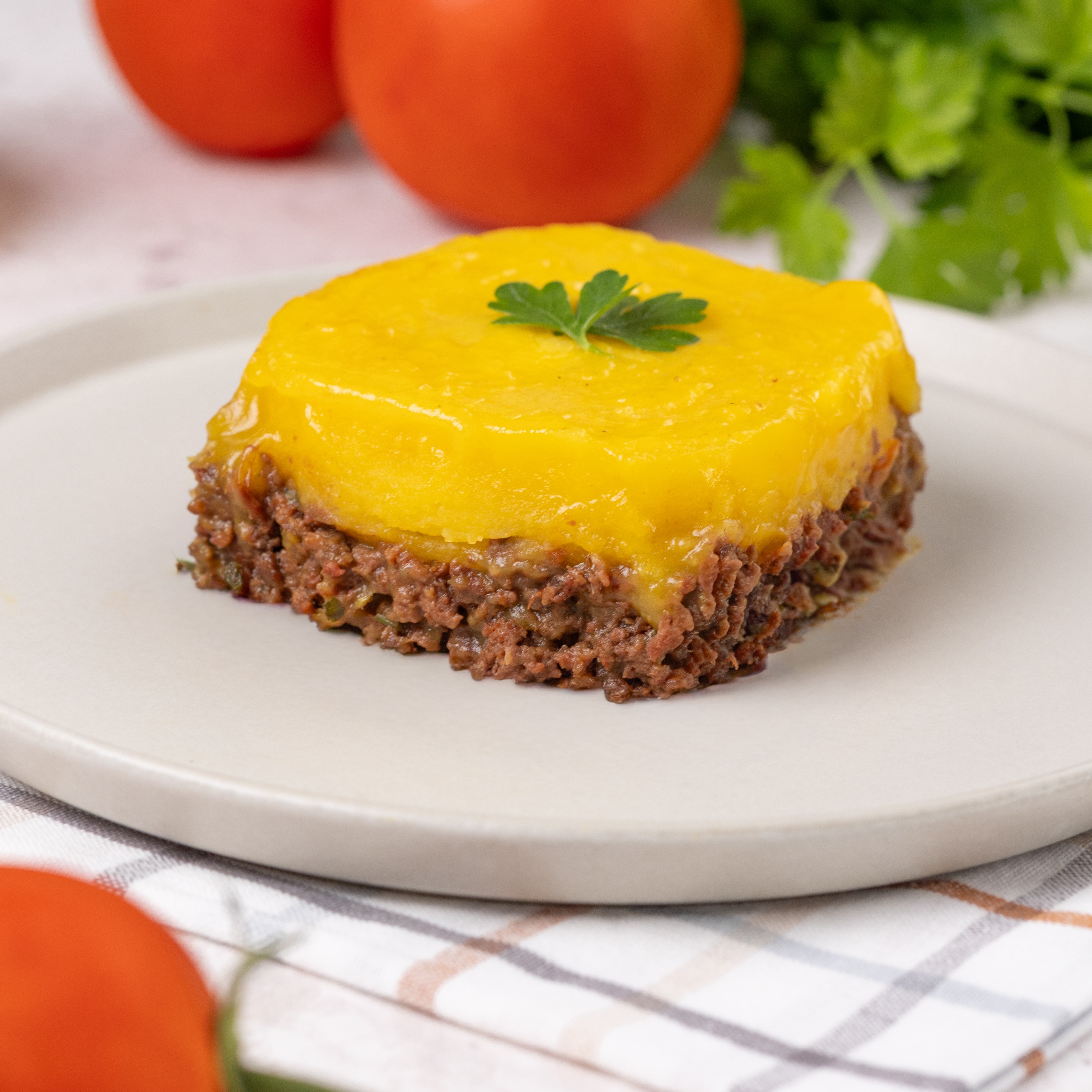 ESCONDIDINHO DE CARNE COM BATATA SALSA 