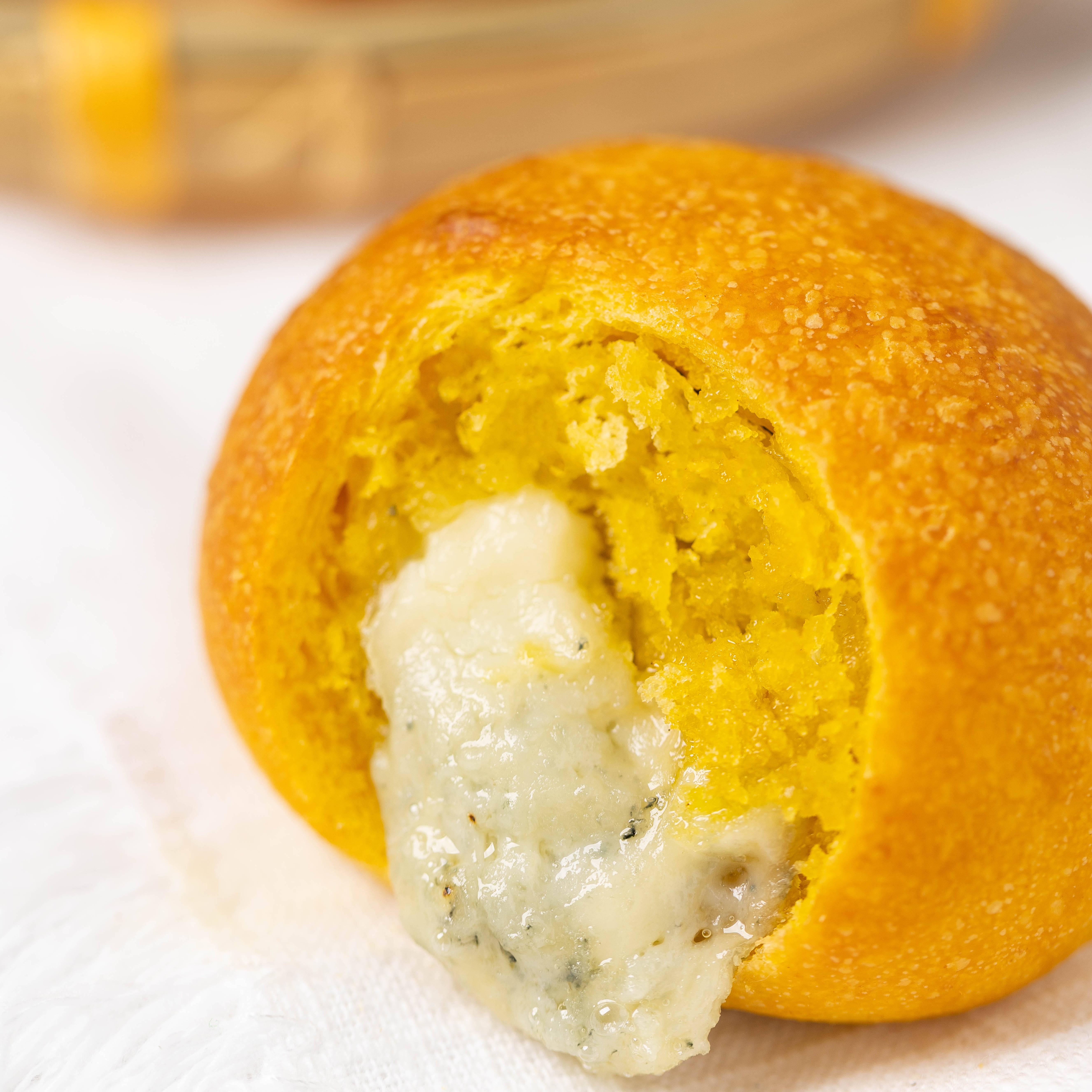 Pão de Cenoura com Três Queijos 