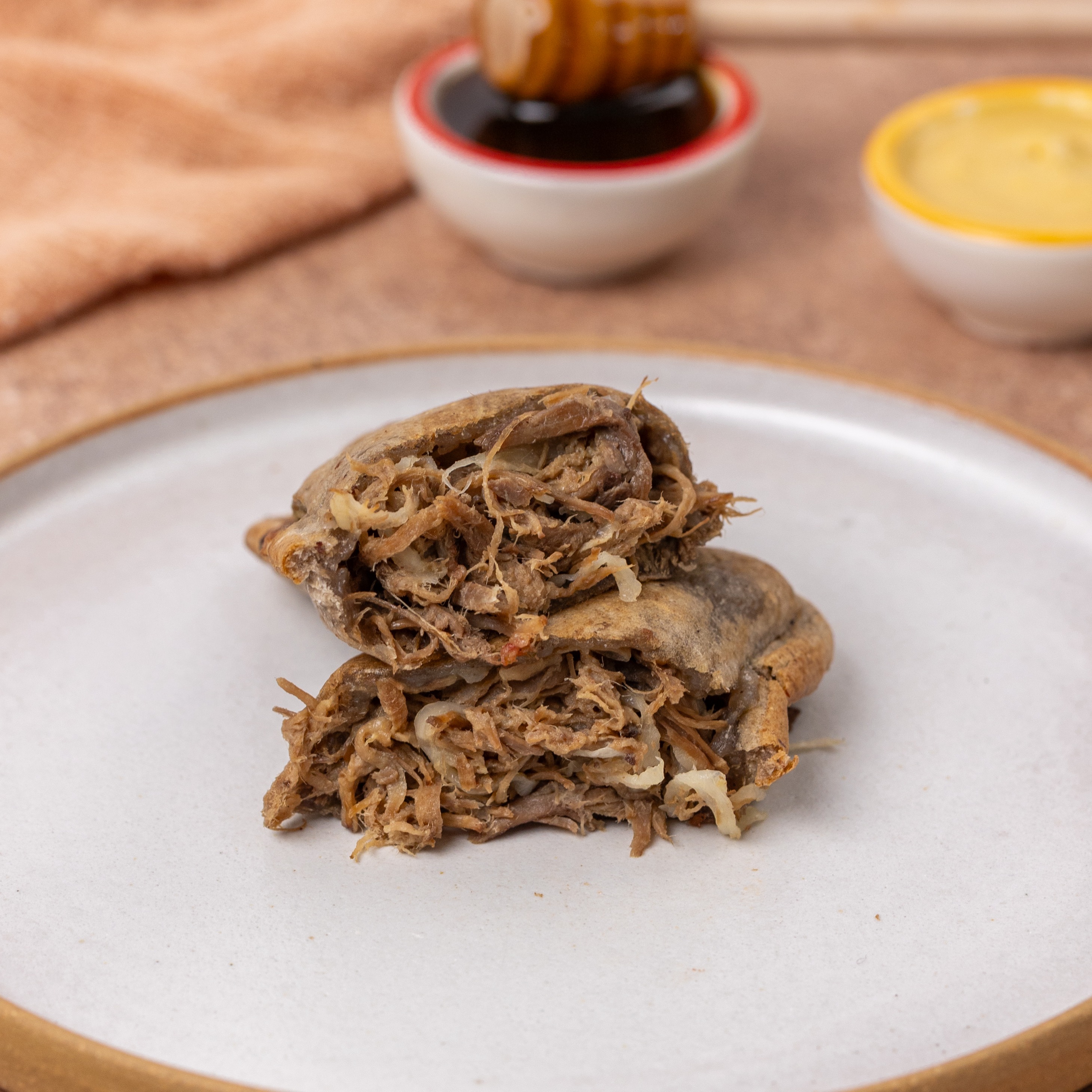 VERITÁ DE CARNE ACEBOLADA COM MOSTARDA E MEL 