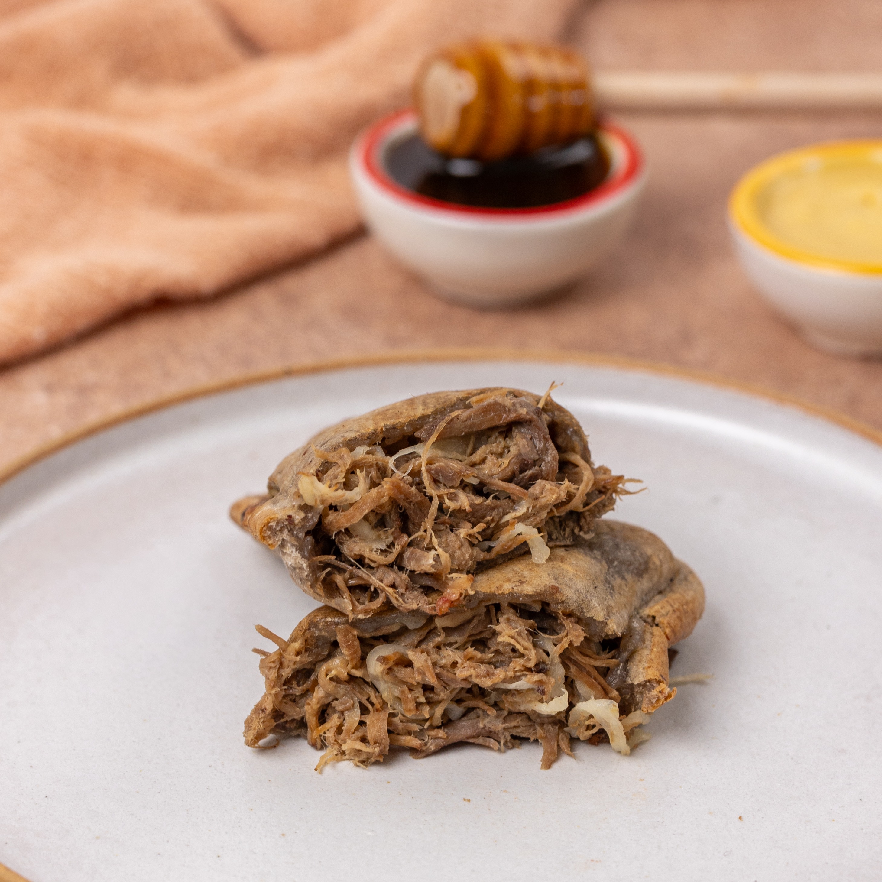 VERITÁ DE CARNE ACEBOLADA COM MOSTARDA E MEL 