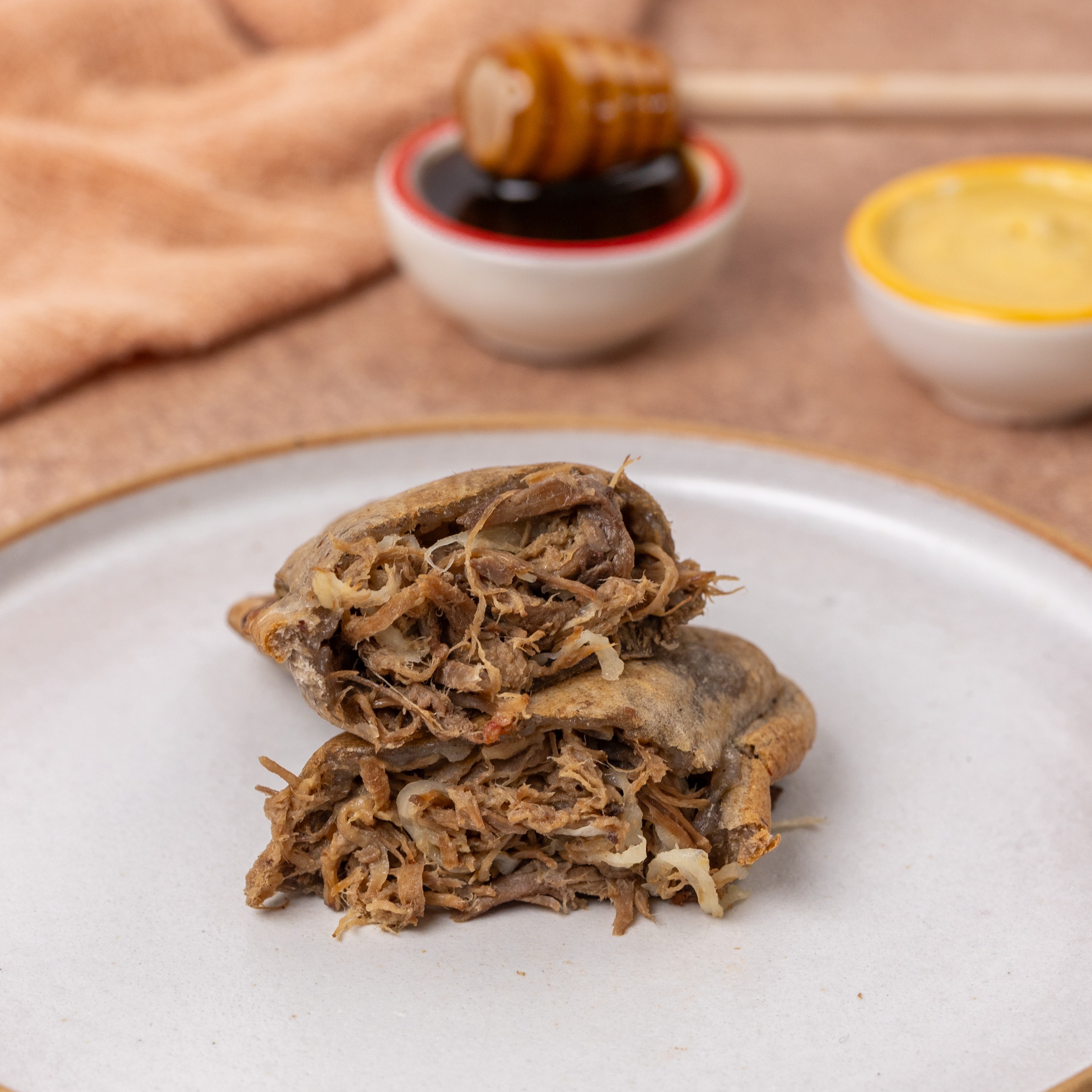 VERITÁ DE CARNE ACEBOLADA COM MOSTARDA E MEL 