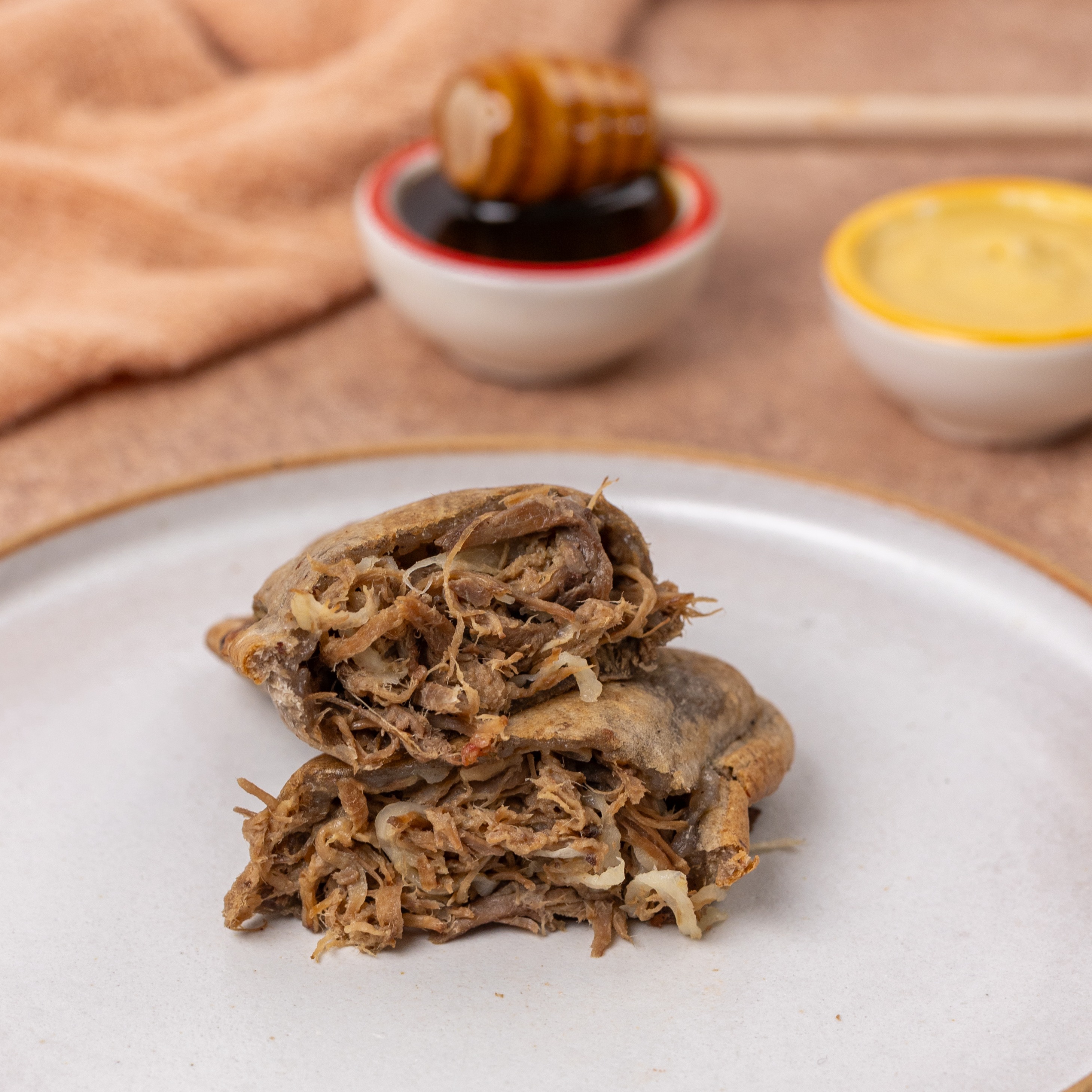 VERITÁ DE CARNE ACEBOLADA COM MOSTARDA E MEL 