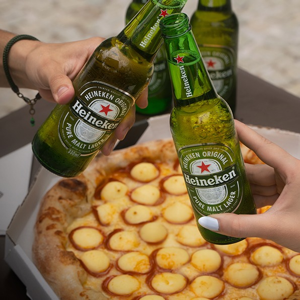 1 Pizza Salgada Catupperoni 40cm + 4 Heineken