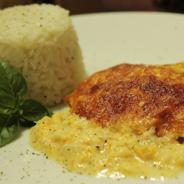 Frango assado - arroz, creme de milho e fritas