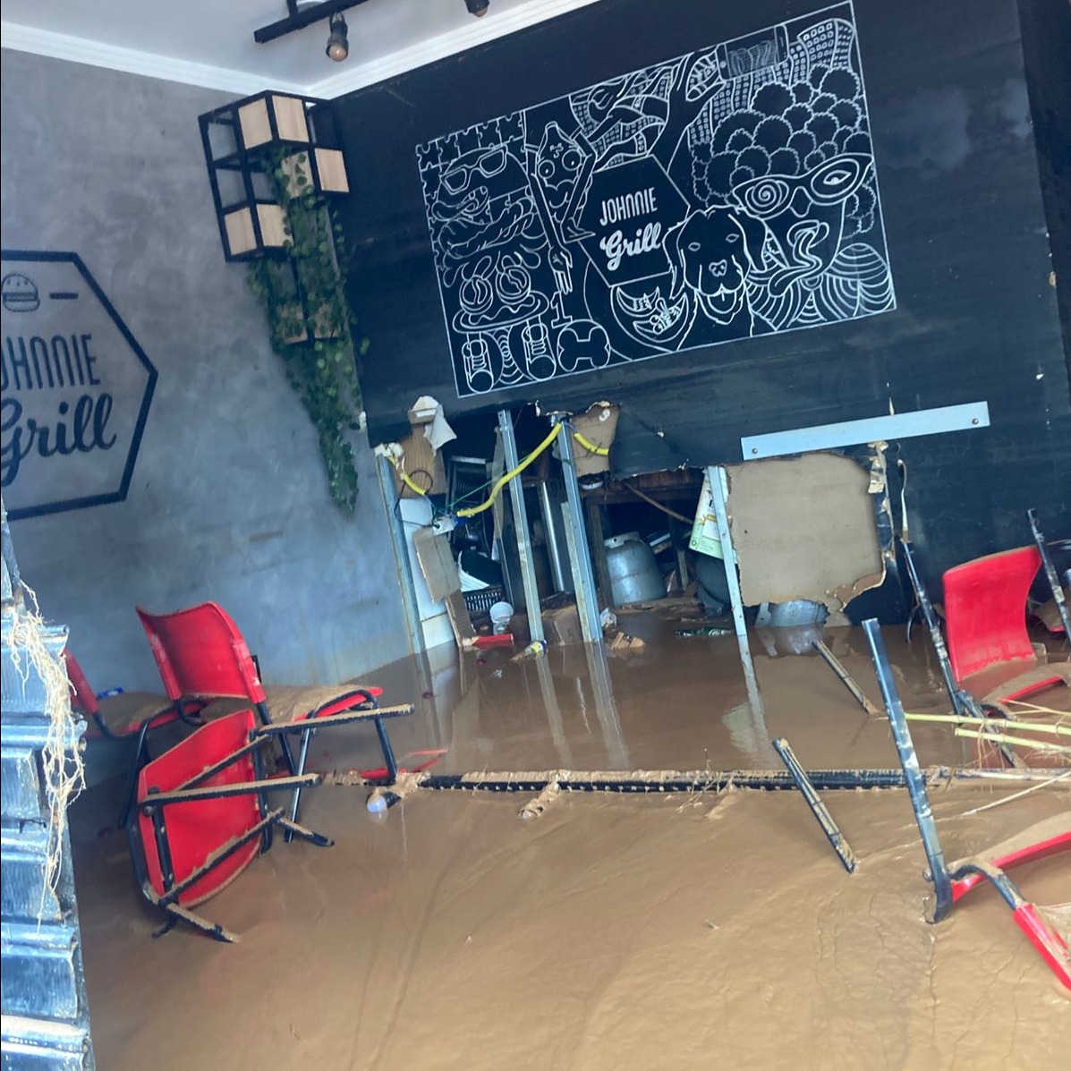 Reconstruindo juntos a Johnnie Grill Ubá