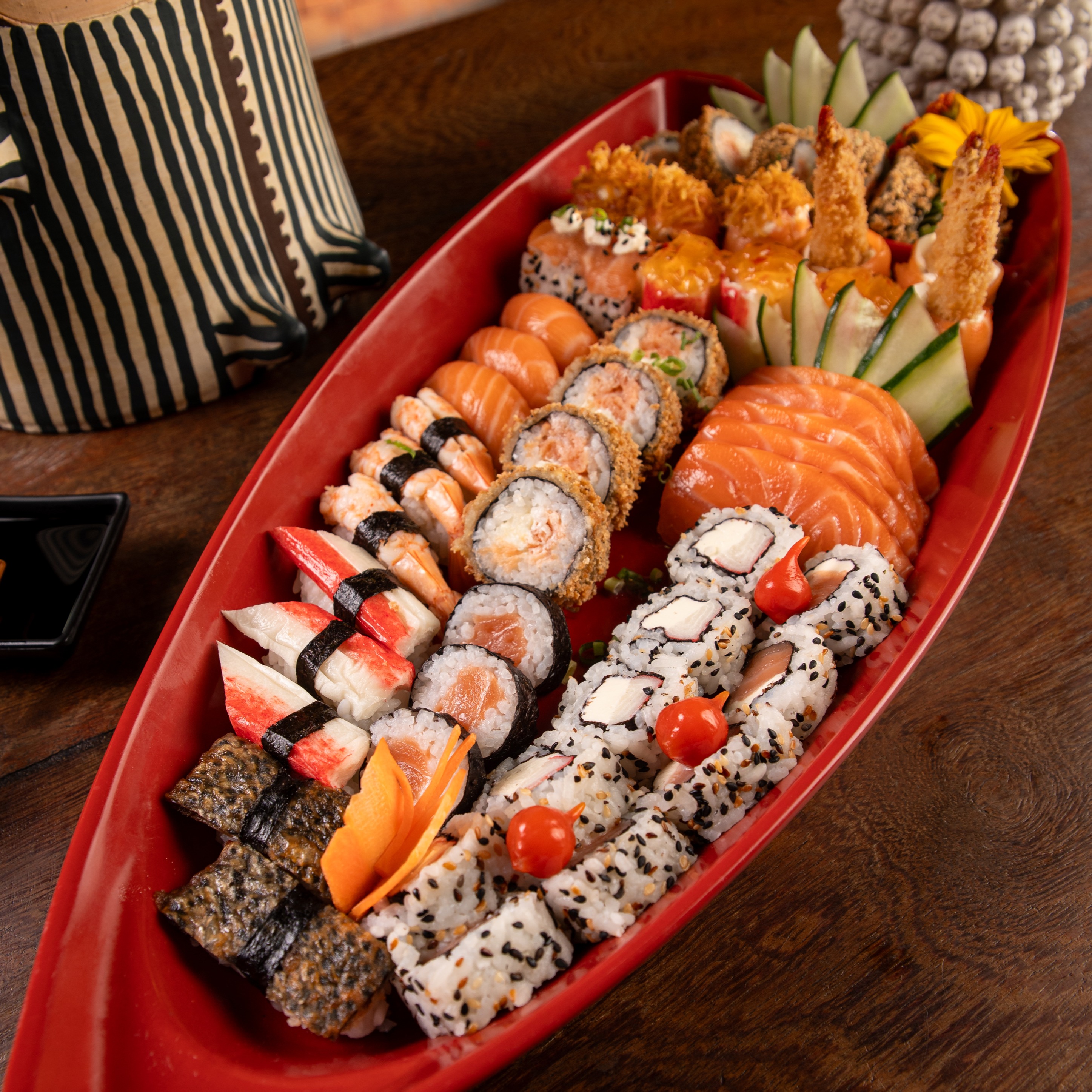 BARCA DE SUSHI 50 PEÇAS