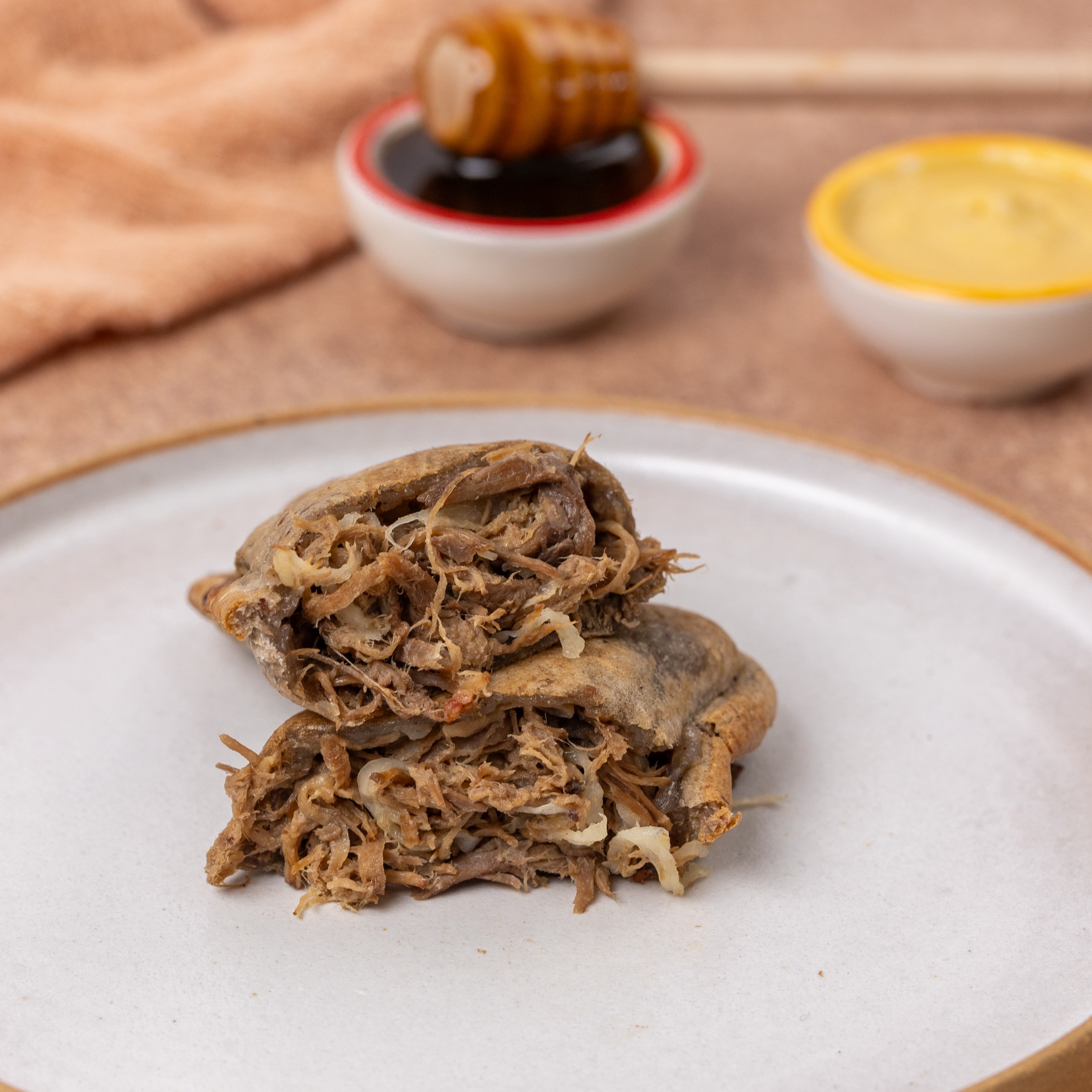 VERITÁ DE CARNE ACEBOLADA COM MOSTARDA E MEL 