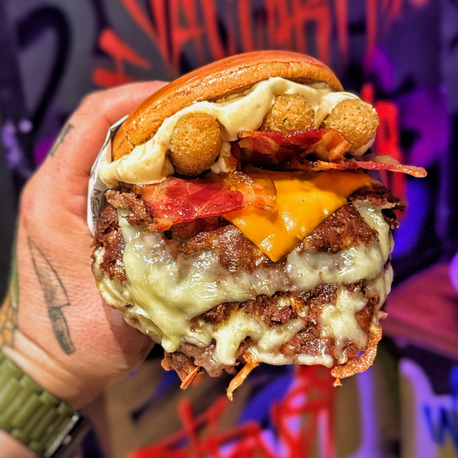 4 QUEIJOS + BACON