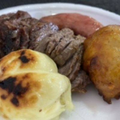 CHURRASCO MISTO COM QUEIJO