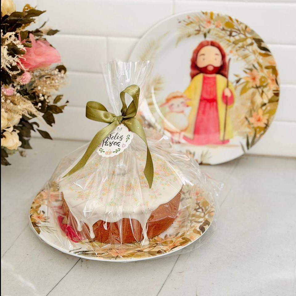 Bolo de Laranja no Prato de Páscoa