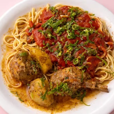 Macarrão com Frango ao Molho