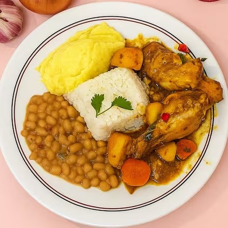 Frango ao Molho + Acompanhamento