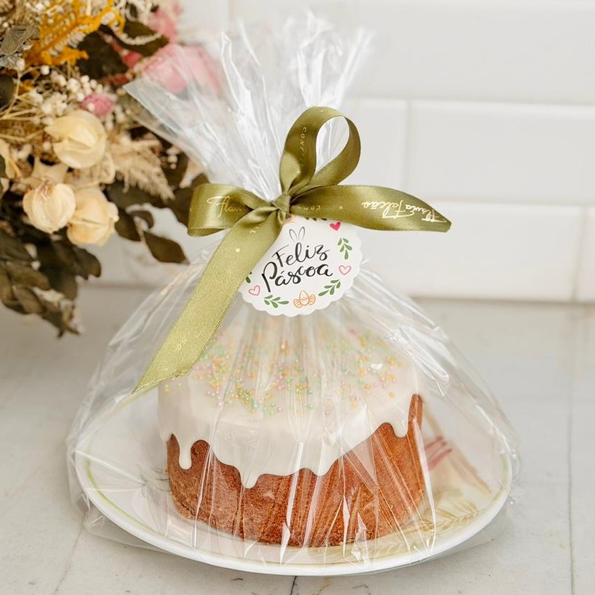 Mini Bolo de Laranja no Prato de Páscoa