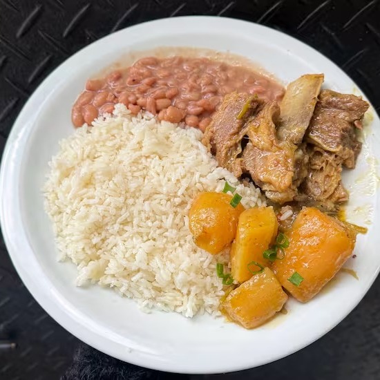 Costela com Mandioca (Vaca Atolada)