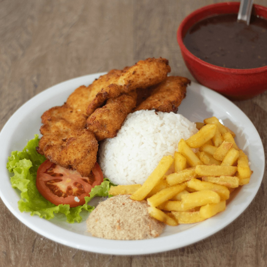 FILE DE FRANGO A MILANESA