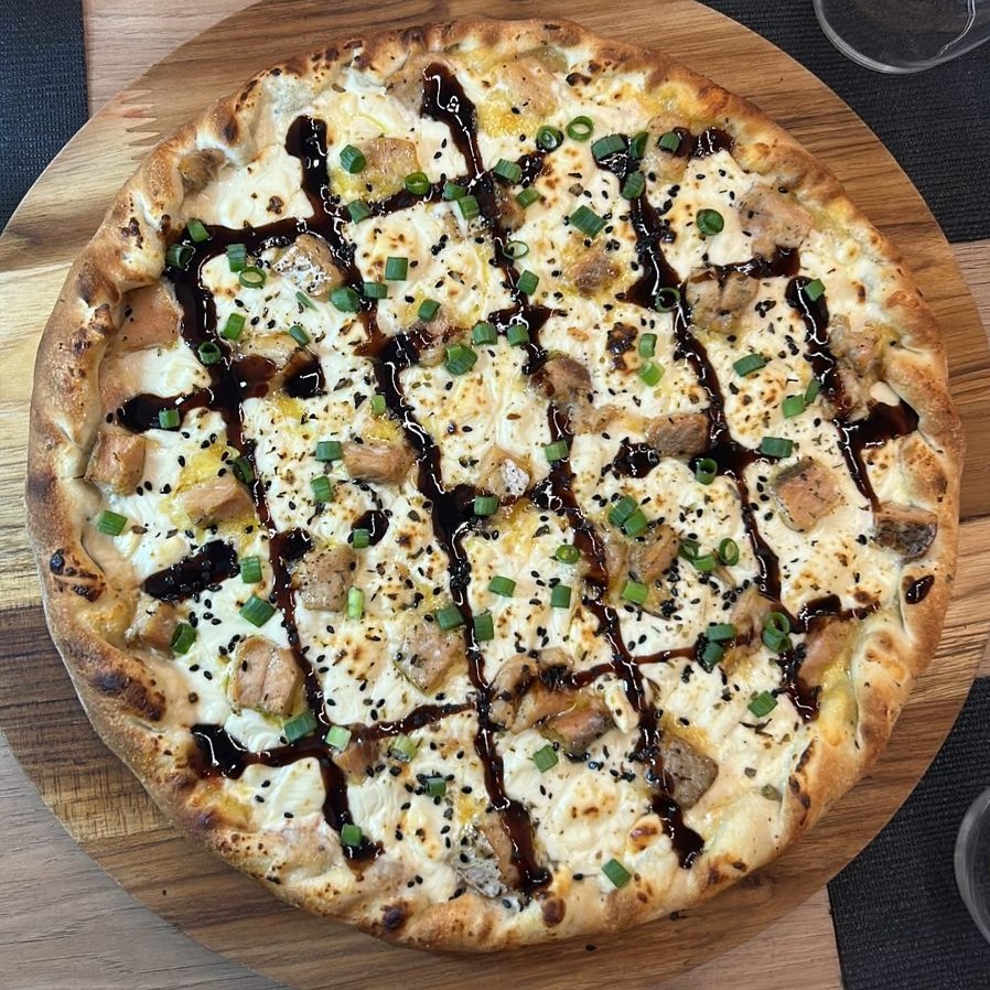 Pizza média - 6 fatias 30cm - 2 sabores