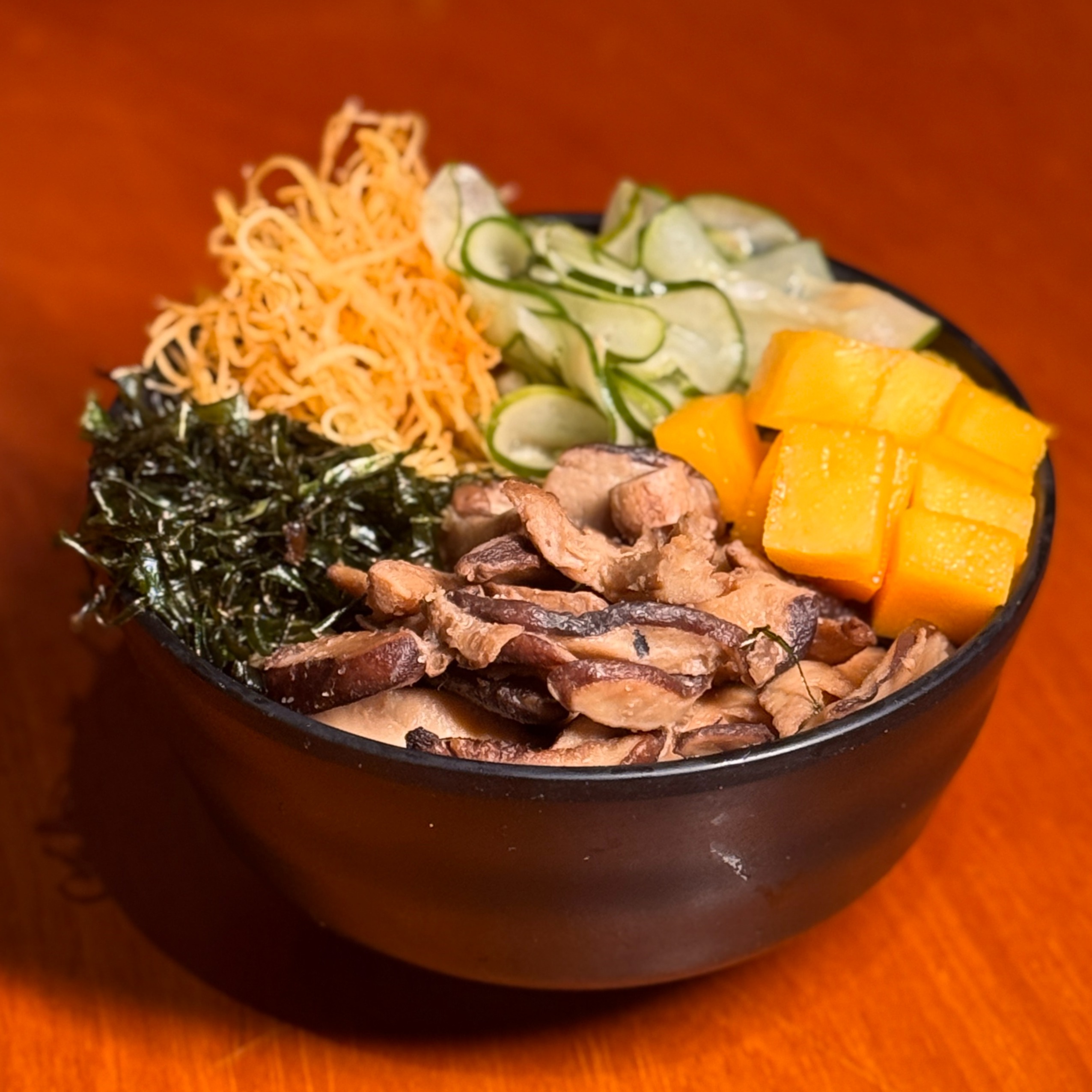 POKE VEGETARIANO + COCA COLA GRÁTIS