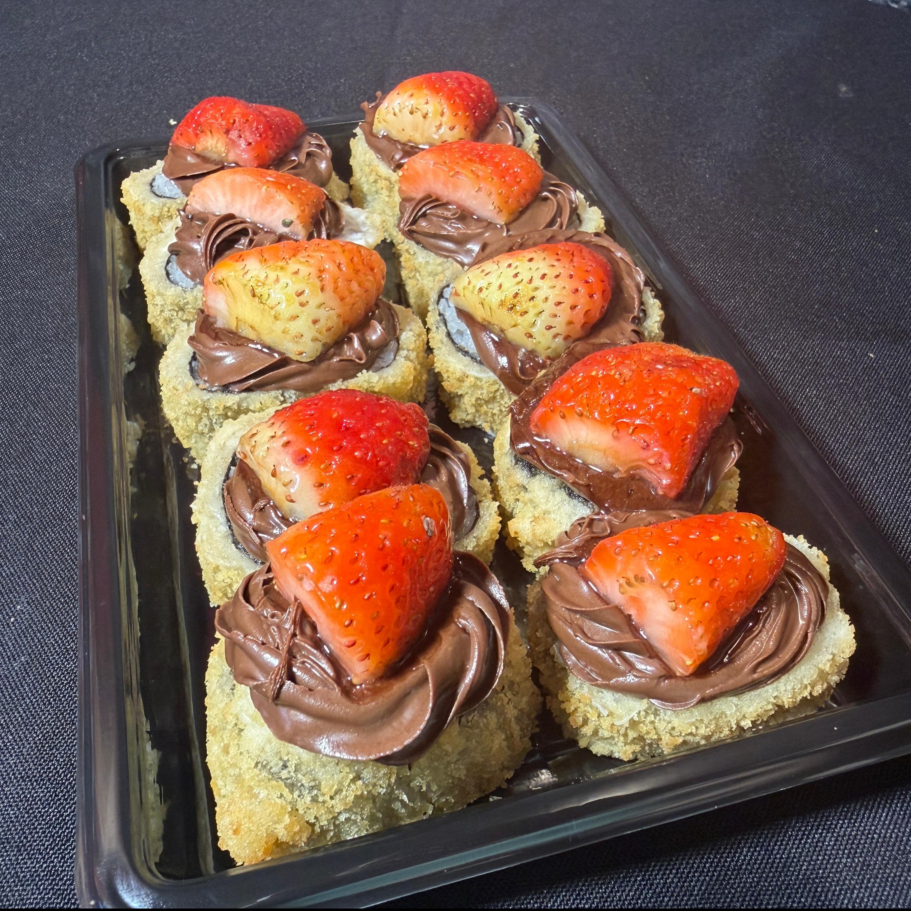 Hot Roll Chocolate com Morango (10 peças)