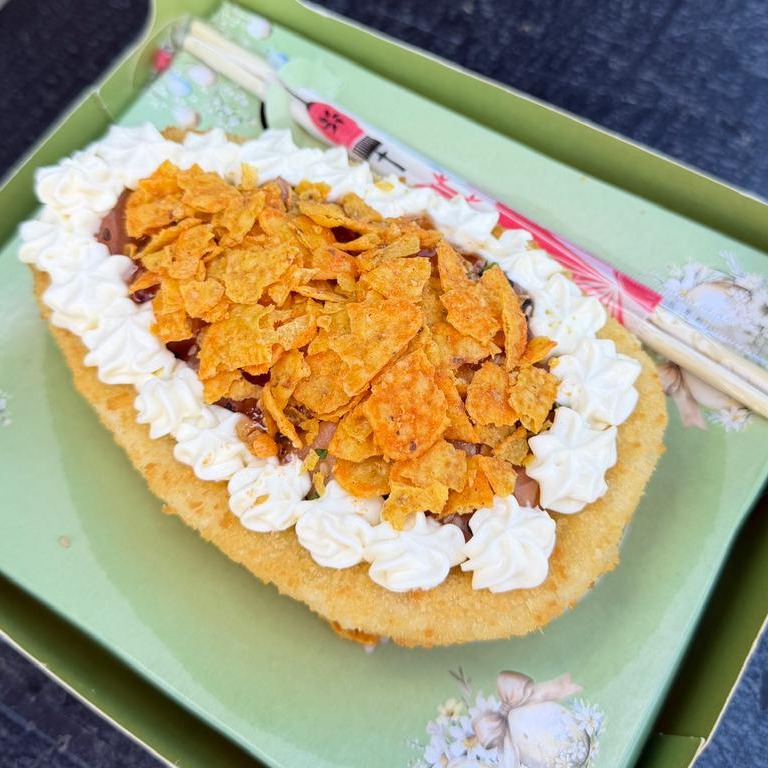 Ovo de Salmão com Geleia de Pimenta e Doritos