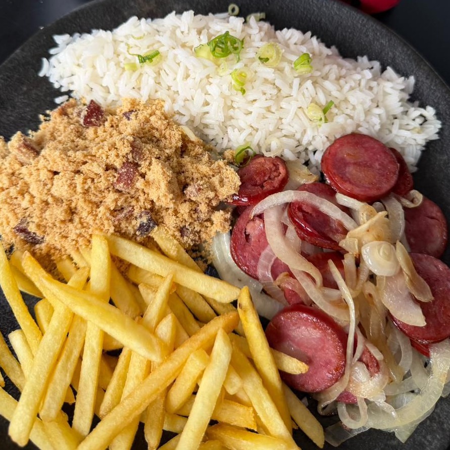 Calabresa Acebolada no Capricho