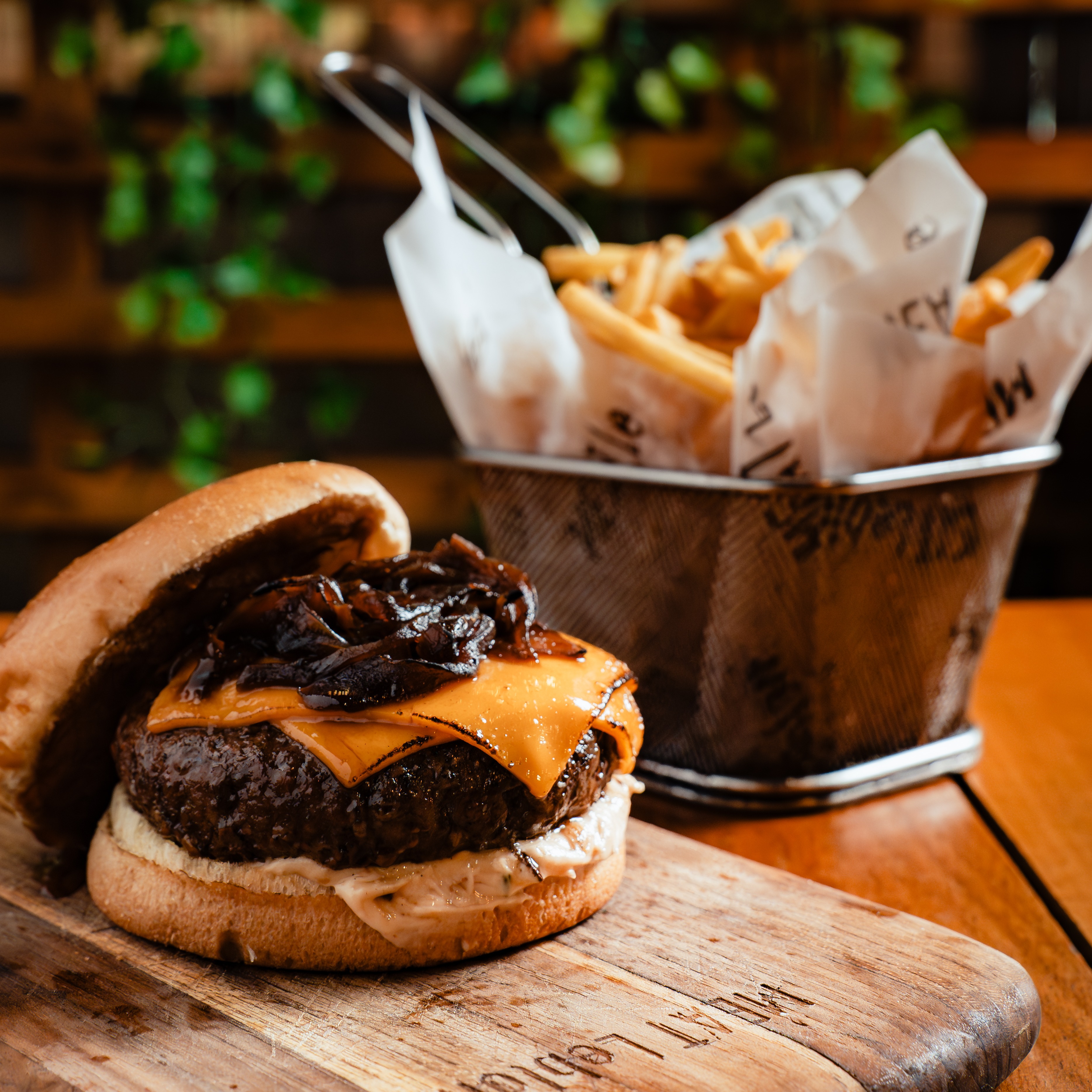 COMBO CHEESEBURGER  DE COSTELA ANGUS 150G