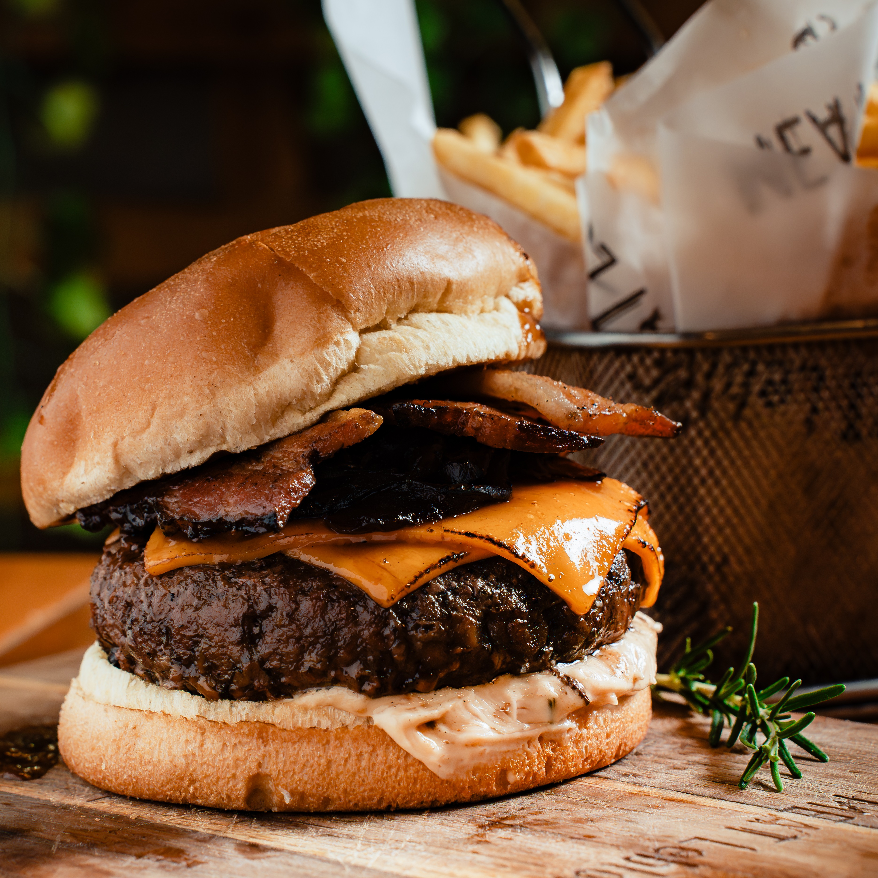 COMBO CHEESEBURGER DE COSTELA ANGUS 210G