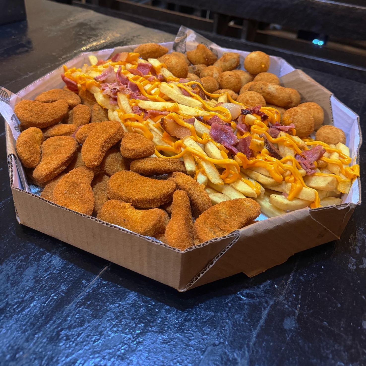 Combo de batata maluca + nugget + salgadinho frito 