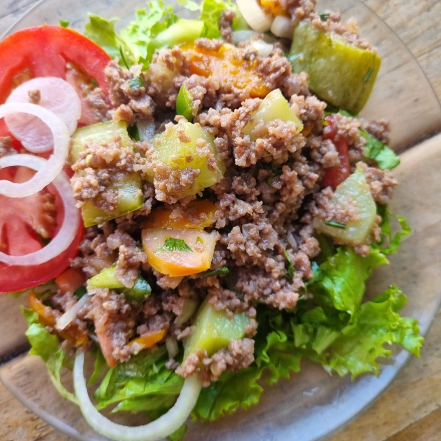 CARNE MOIDA COM LEGUMES