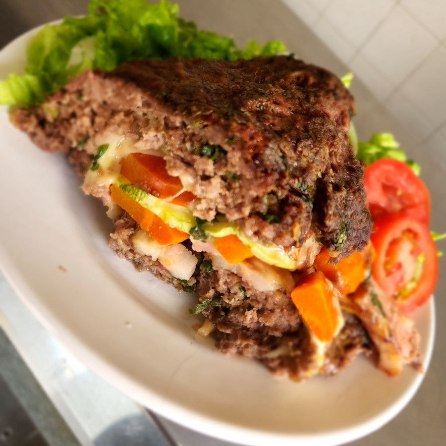 BOLO RECHEADO DE CARNE MOIDA CARNE