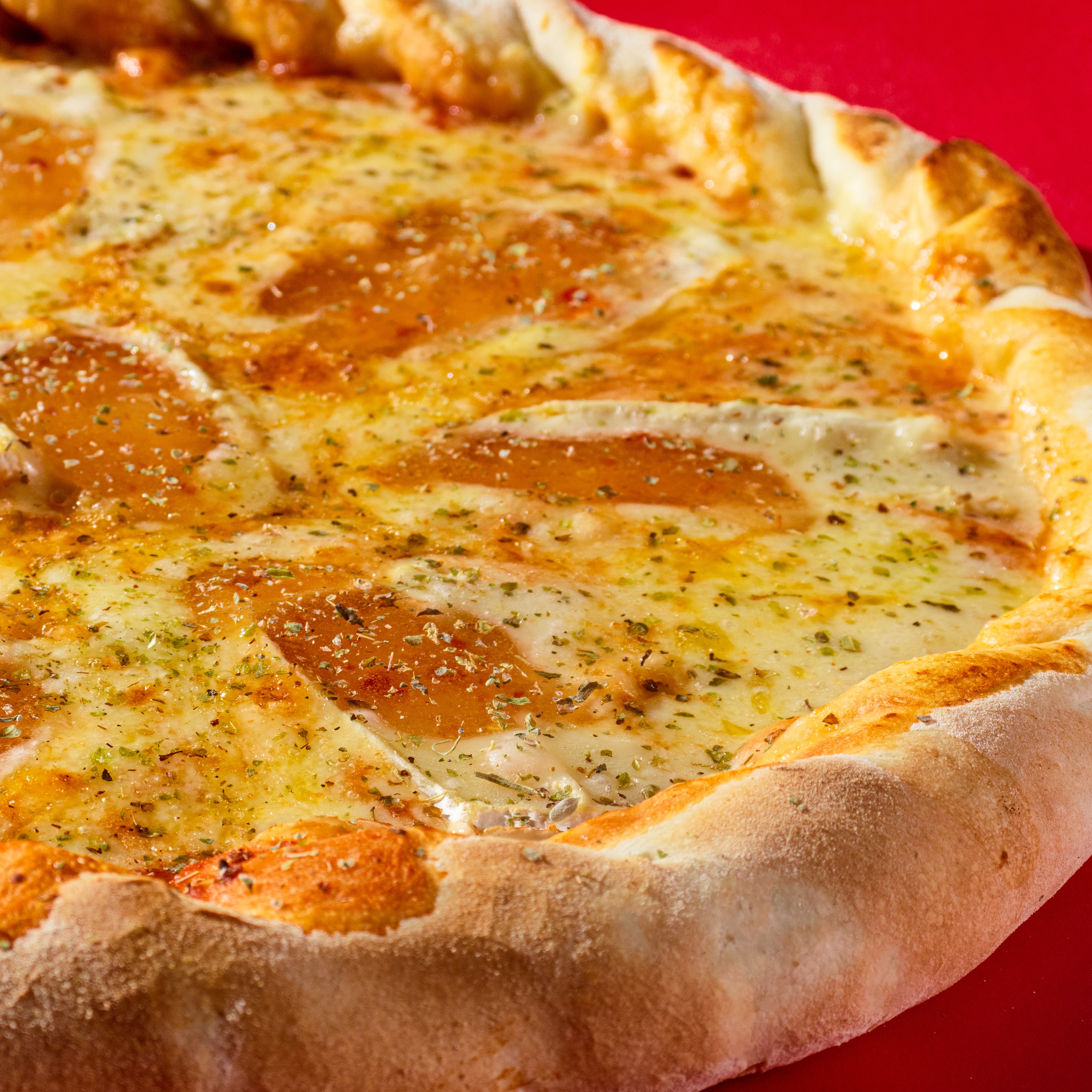 Pizza Grande - Queijo Brie c/ Geleia de Pimenta