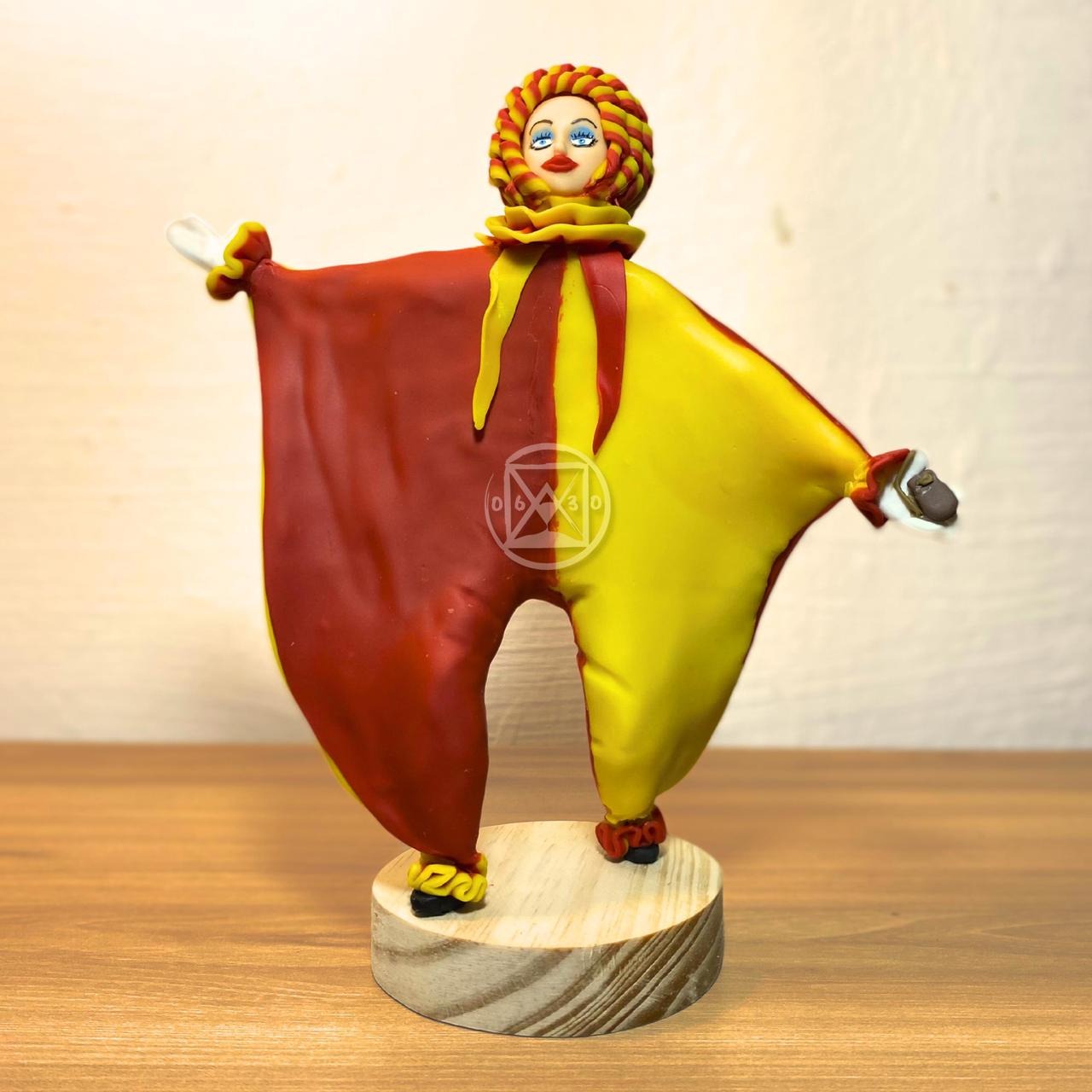 ESCULTURA PALHAÇO DE OLINDA COM BASE 15CM - 1 UNID