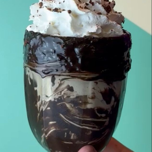 MILK SHAKE GOURMET DE CAPUCCINO