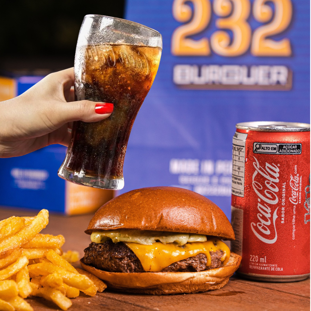 COMBO DIA DO HAMBÚRGUER (COPO EXCLUSIVO COCA-COLA)