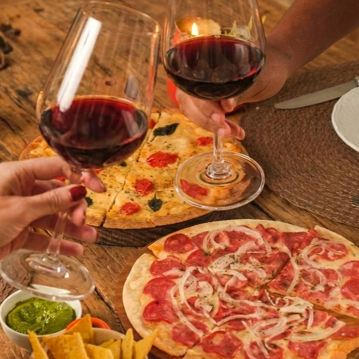3 Pizzas Congeladas + 1 Vinho com 15% Off