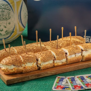 Lanche de Metro de Salpicão de Frango