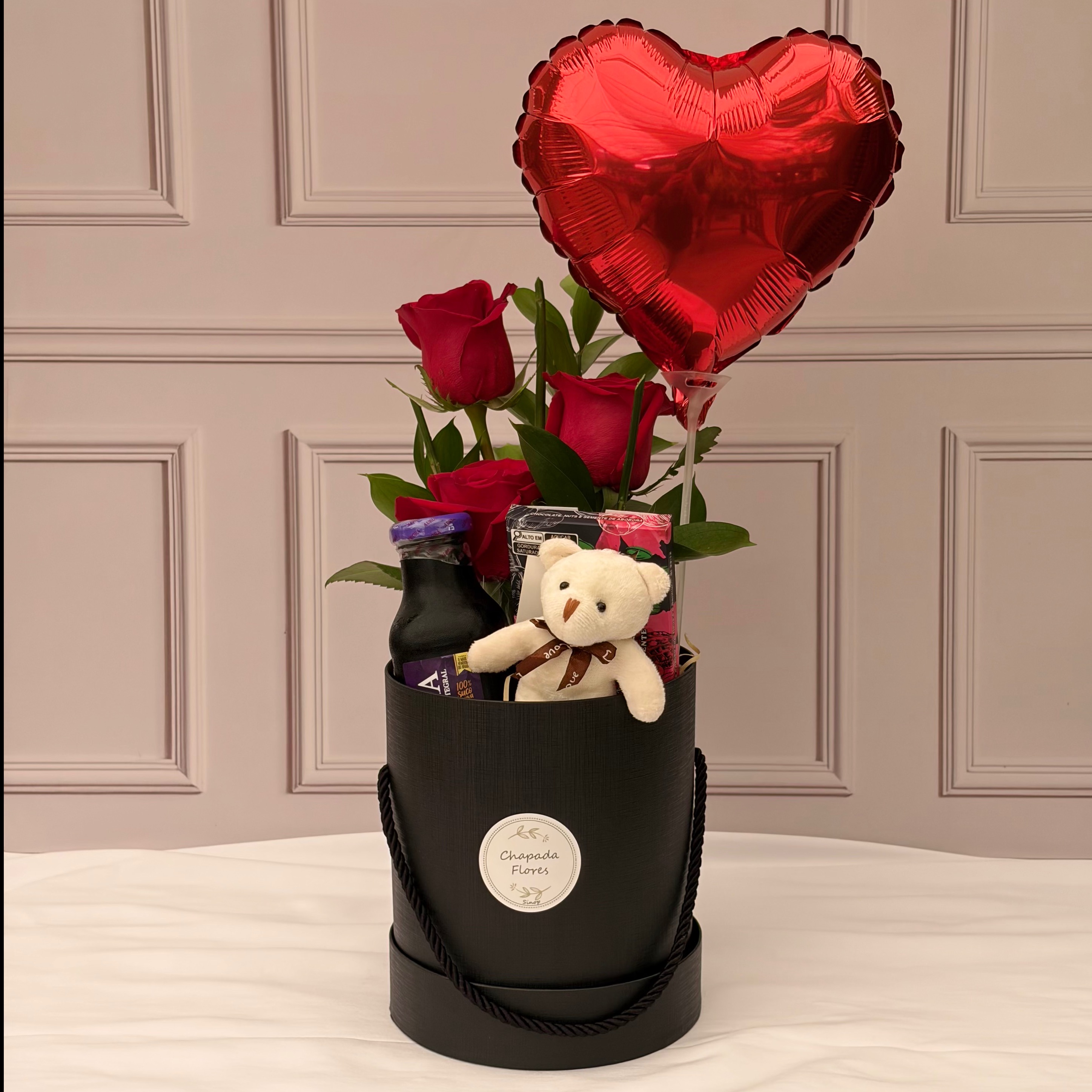 Box preto G com Rosas