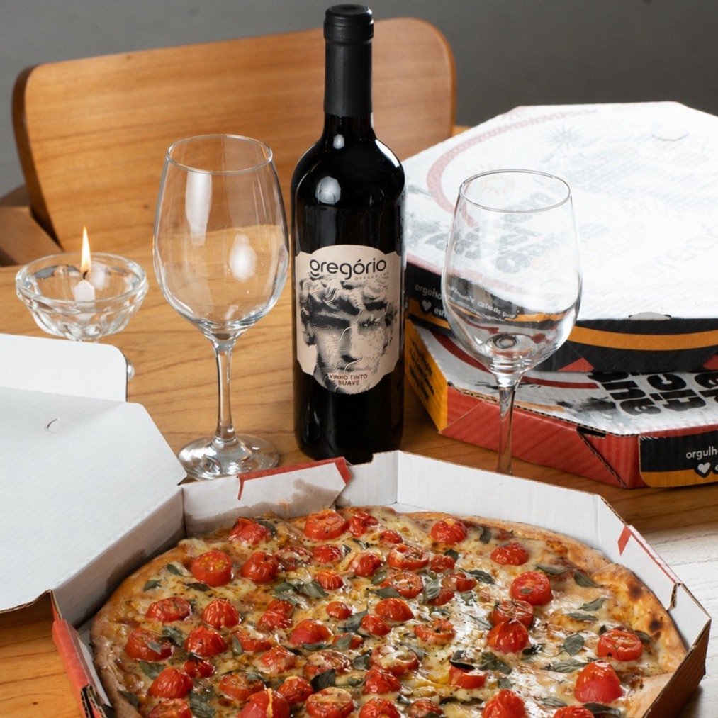 Pizza Família + Vinho